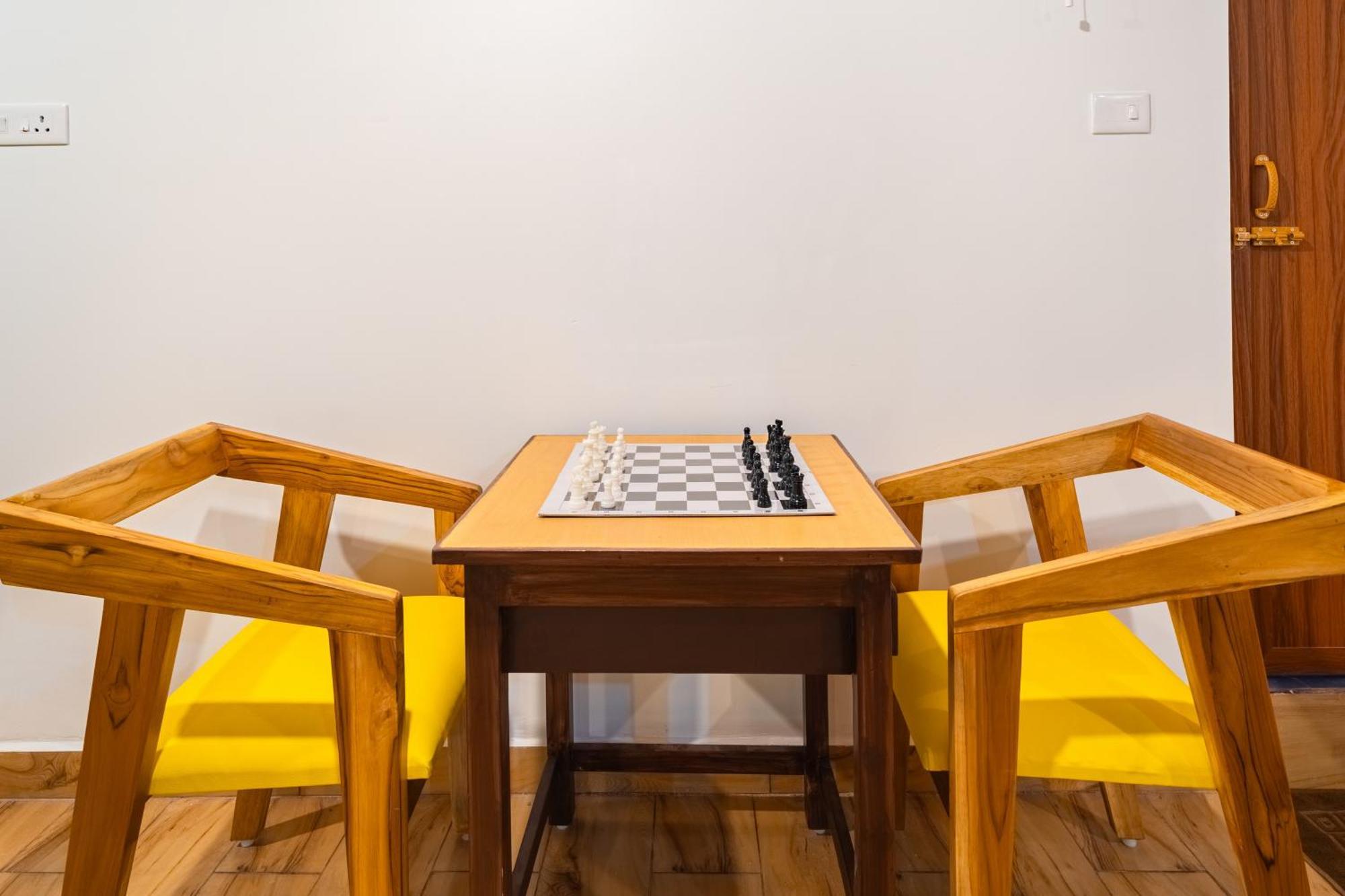 Teak Leaf Gateway Villa With Swimming Pool Indoor Games Kālapettai Exterior foto